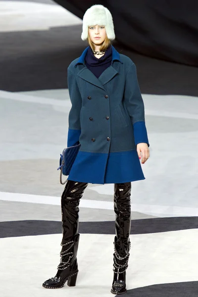 Look 13